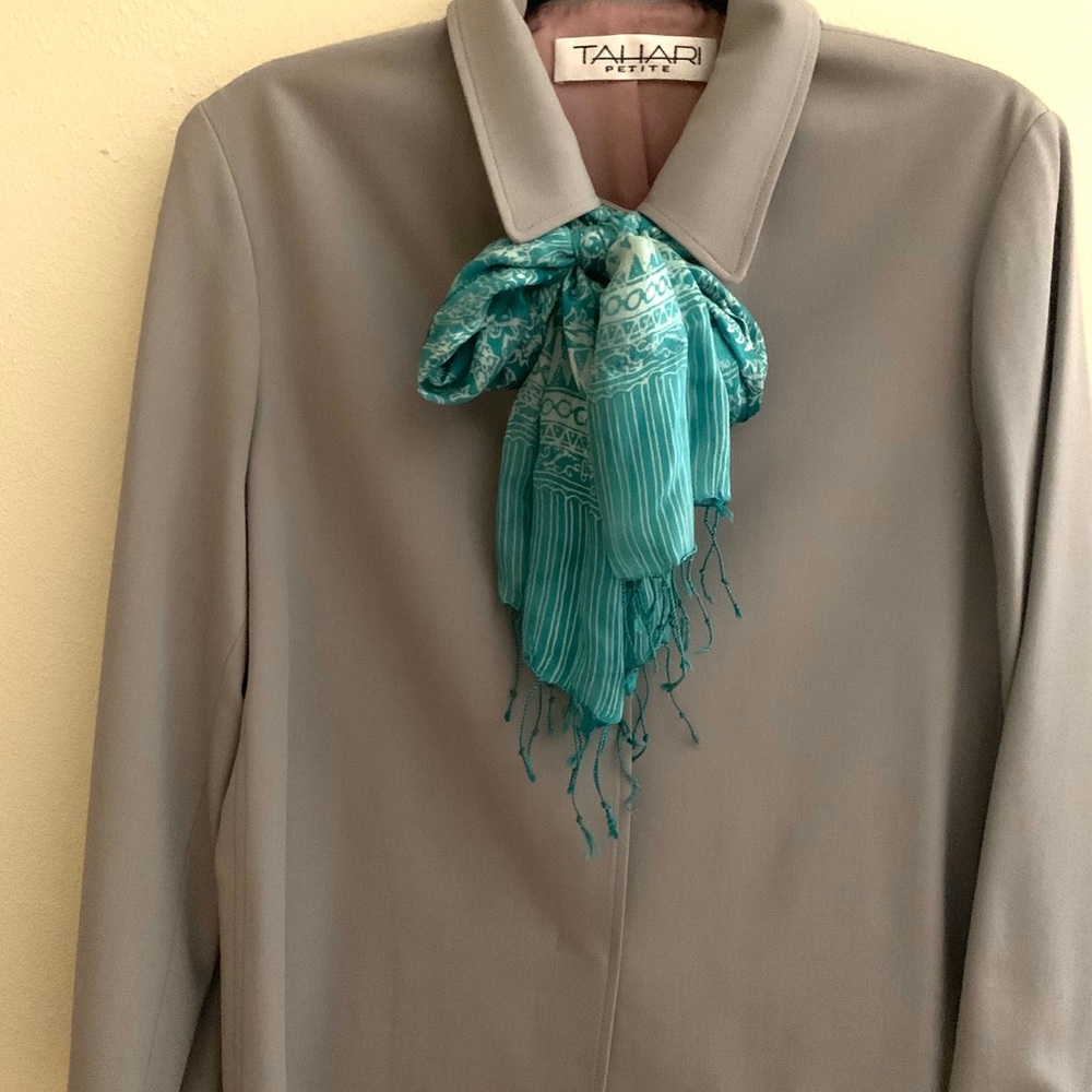Light gray jacket - Picture 2 of 5